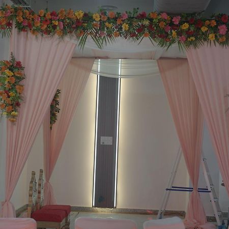 Rr Galaxy Gurgaon Exterior foto