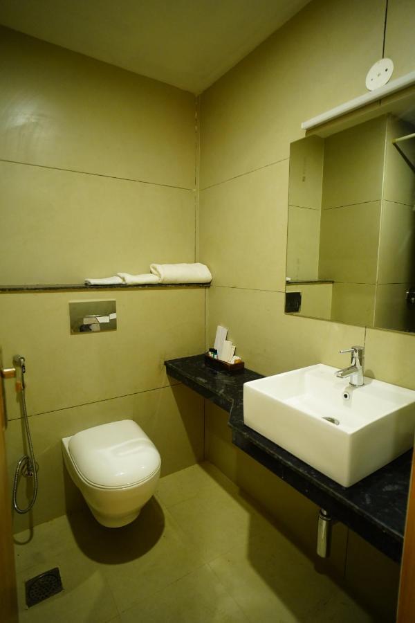 Rr Galaxy Gurgaon Exterior foto