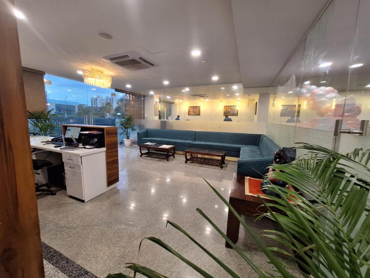 Rr Galaxy Gurgaon Exterior foto