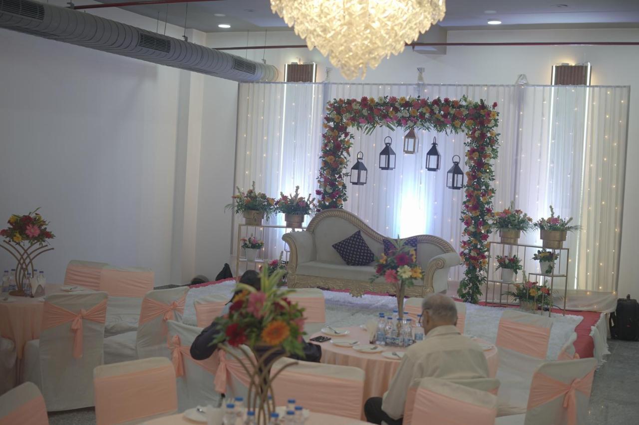 Rr Galaxy Gurgaon Exterior foto