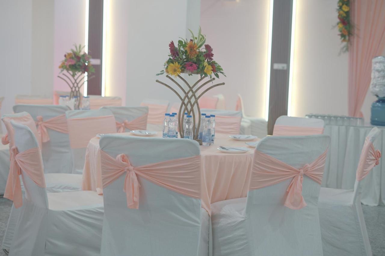 Rr Galaxy Gurgaon Exterior foto
