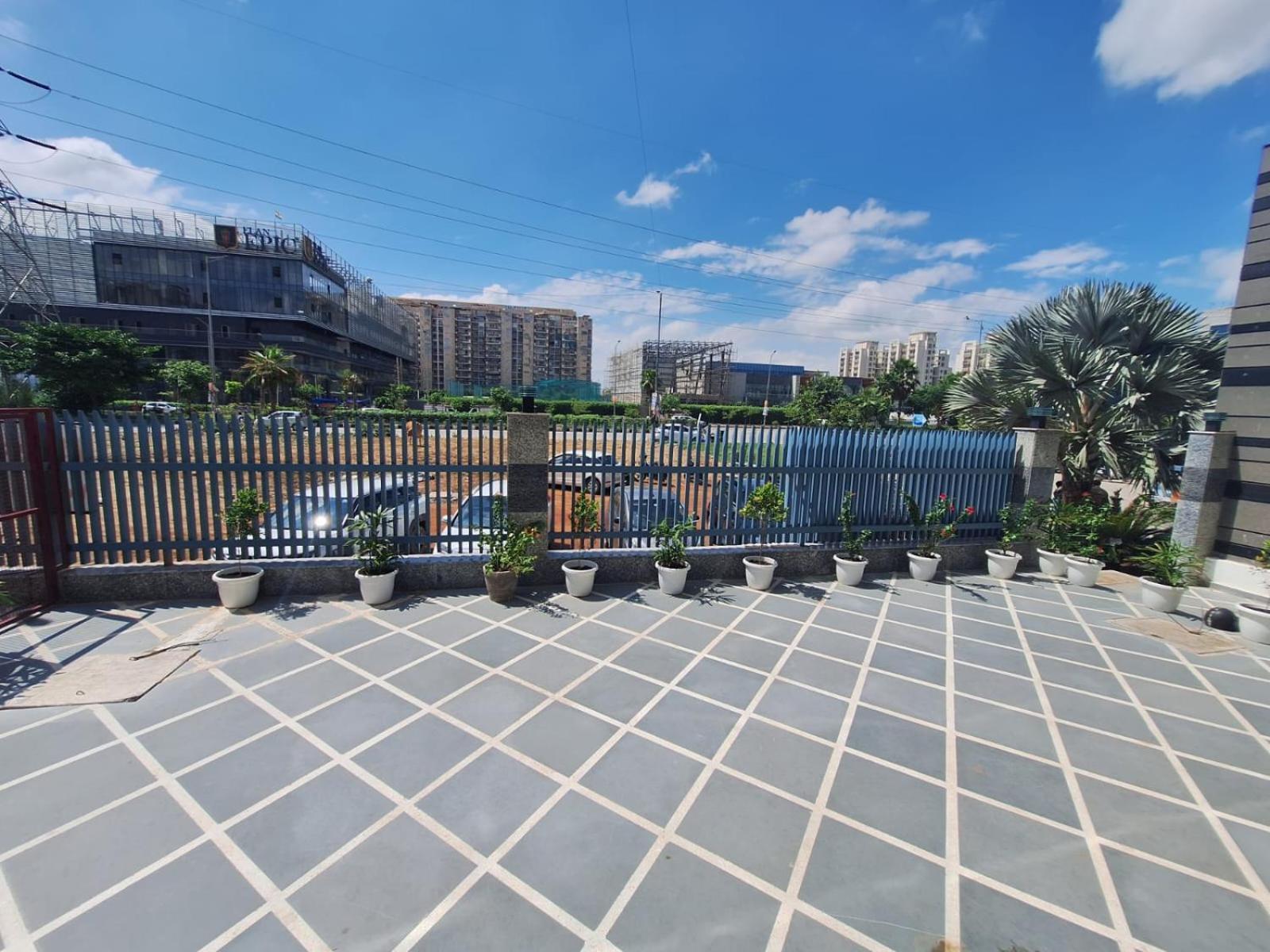 Rr Galaxy Gurgaon Exterior foto